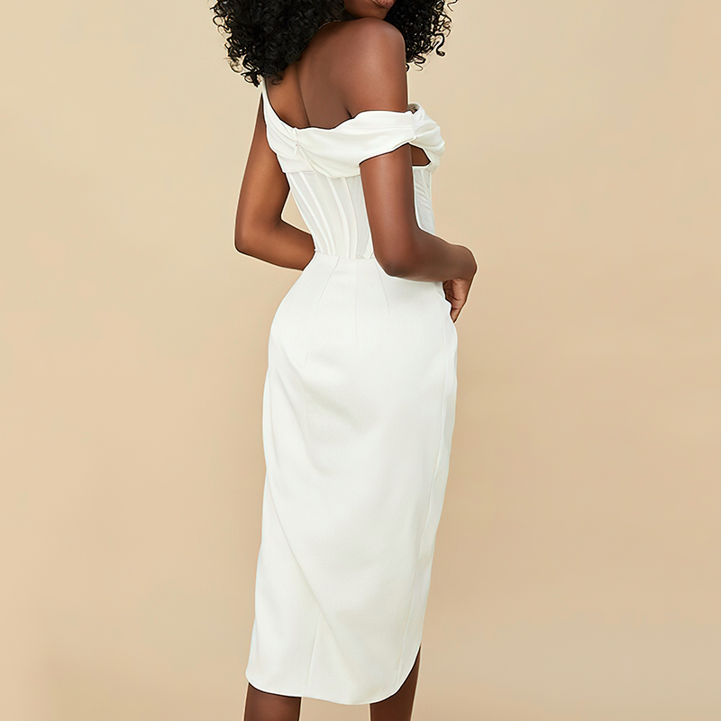 Col bénitier robe blanche