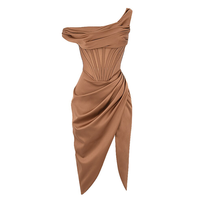 robe asymétrique à fente