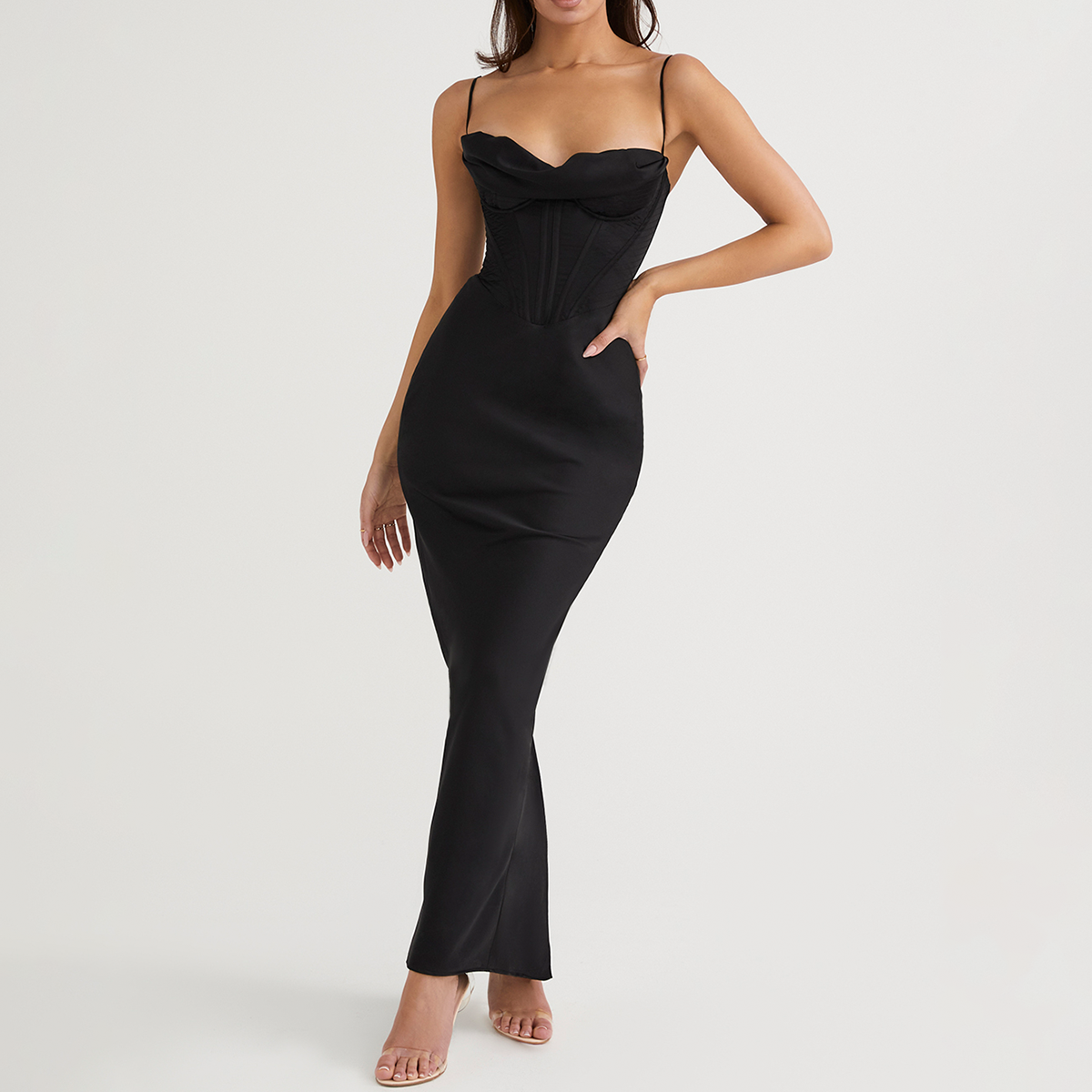 robe longue noire corset intégré