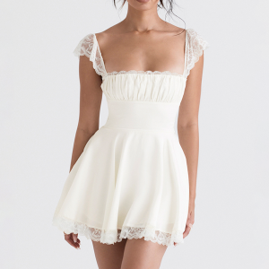 robe avec corset blanc en dentelle